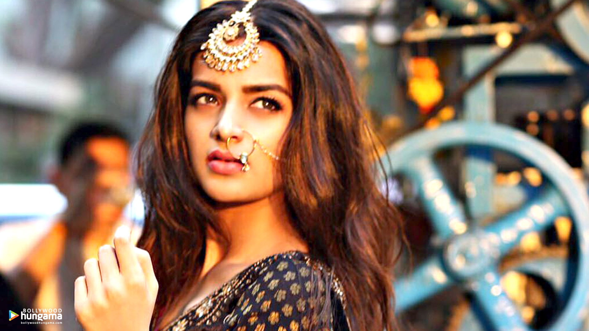 Nidhhi Agerwal Wallpapers | nidhhi-agerwal1-2 - Bollywood Hungama