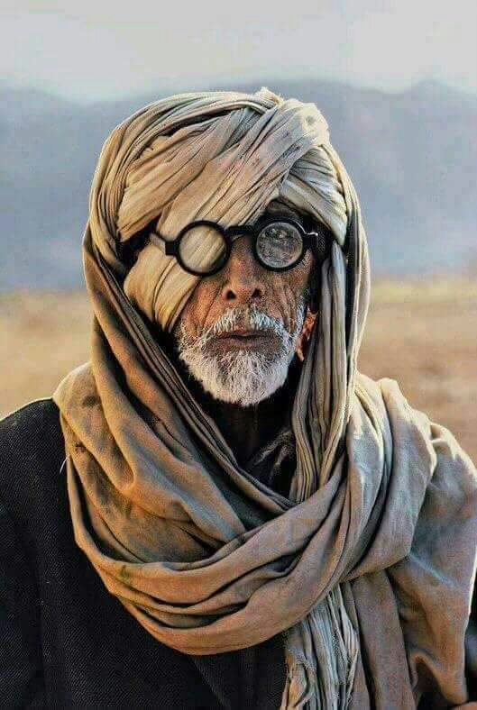 Amitabh Bachchan's Thugs of Hindostan leaked photo is FAKE; here's the truth behind it